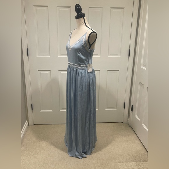 Baby blue maxi sundress with beautiful embroidered details. Size Large. NWT. - Picture 5 of 9